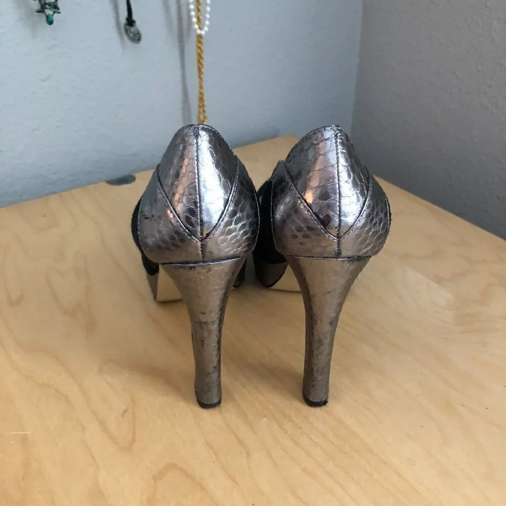 Audrey Brooke Berry 2 Suede Leather Platform Pumps Women's 6.5 Black & Silver - Picture 4 of 8